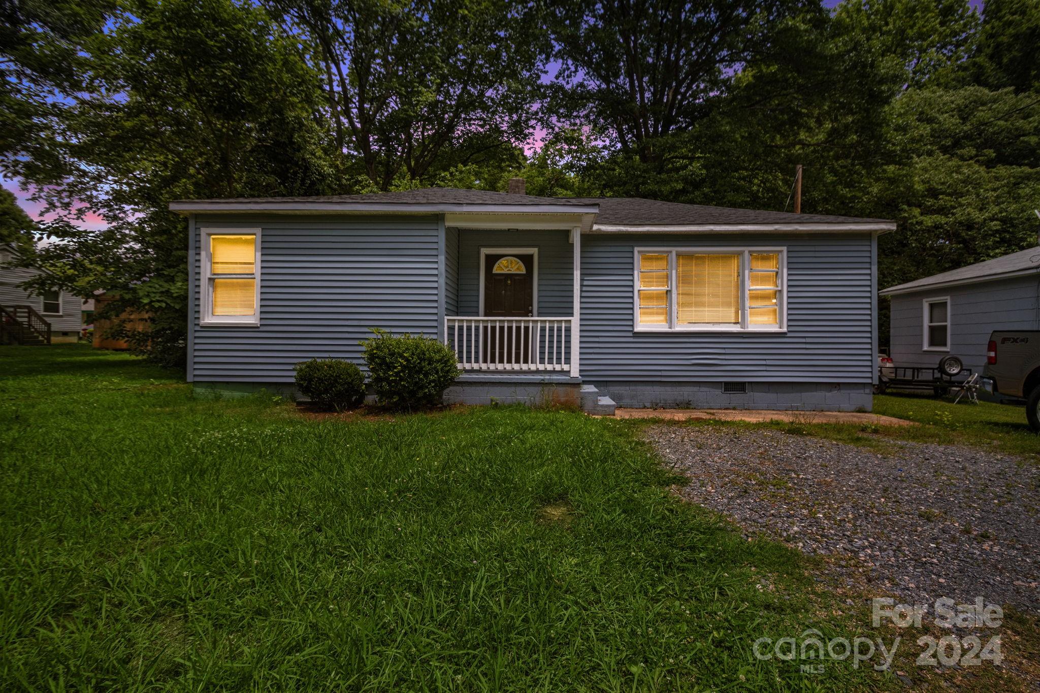 Walter St, Charlotte, NC 28208