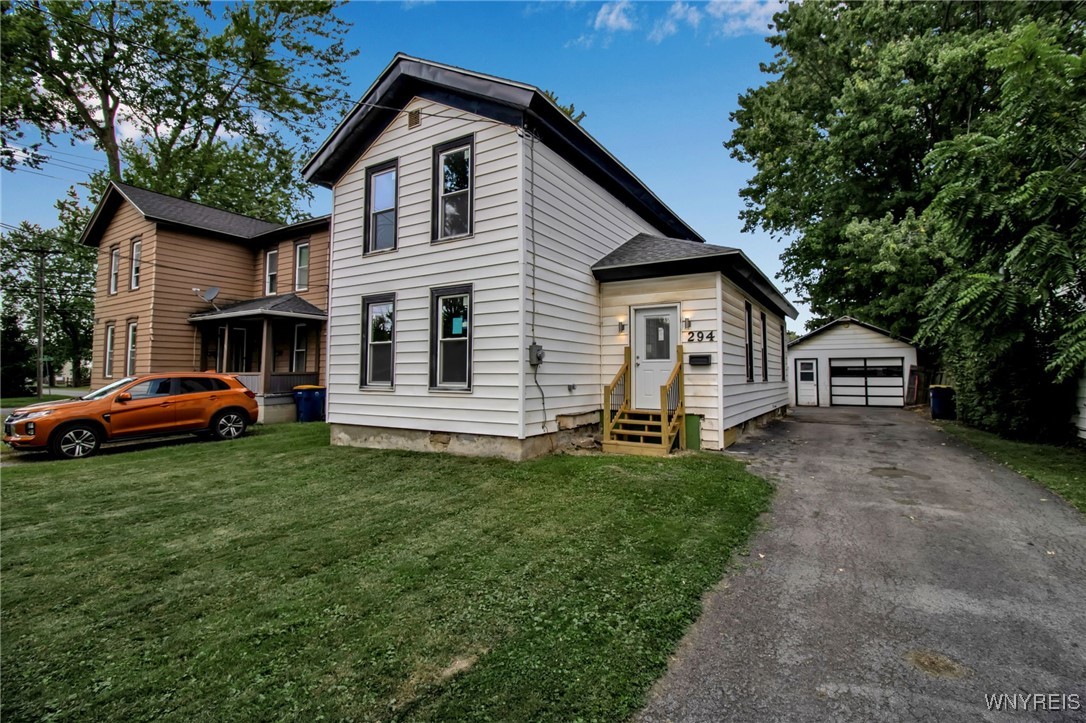 Grand St, Lockport, NY 14094