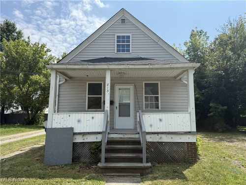813 W 17th St, Lorain, OH, 44052-3811 | Card Image