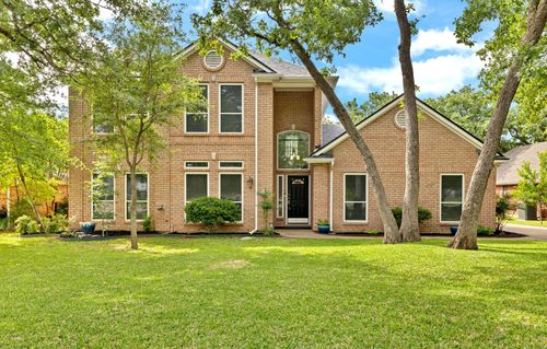 814 Red Oak Dr, Mansfield, TX, 76063-2847 | Card Image