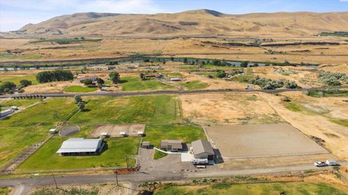35803 Rayhill Rd, Benton City, WA, 99320-7671 | Card Image