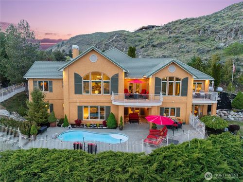 146 Long Dr, Chelan, WA, 98816-9519 | Card Image