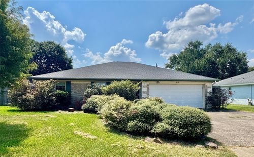 912 S 21st St, Nederland, TX, 77627-5303 | Card Image