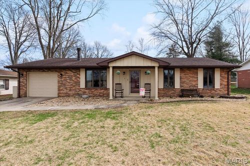 414 Parkview Dr, Lebanon, IL, 62254-1124 | Card Image