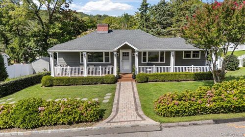 11 Portland Place, Huntington, NY, 11724 | Card Image