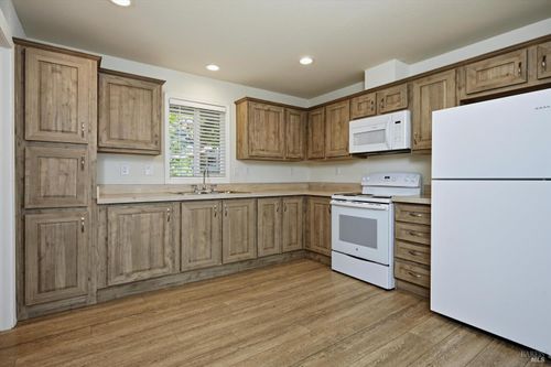 6466 16th Ave, Lucerne, CA, 95458 | Card Image