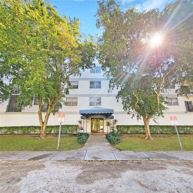 APT-211 - 8950 Ne 8 Th Ave, Condo with 2 bedrooms, 2 bathrooms and null parking in Miami FL | Image 11