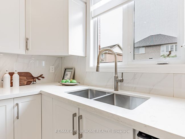 15 Pinecrest St, House other with 3 bedrooms, 3 bathrooms and 2 parking in Markham ON | Image 13