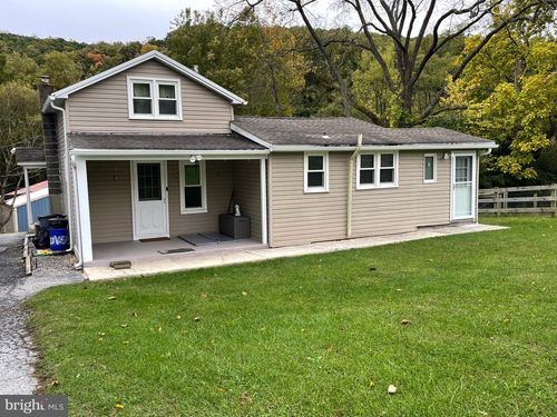 27 Hoover Ln, MOHNTON, PA, 19540-8405 | Card Image