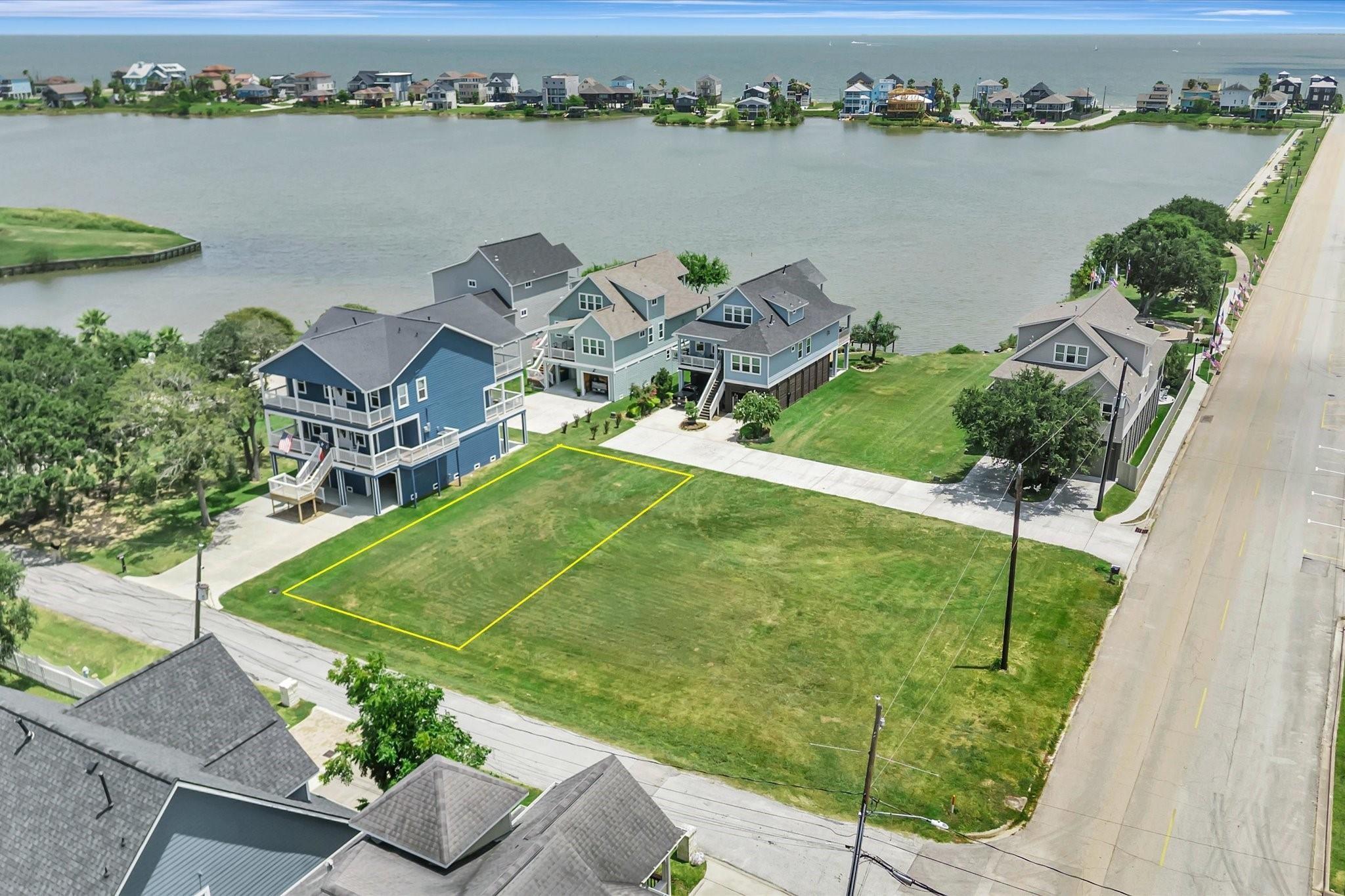 Land in Seabrook