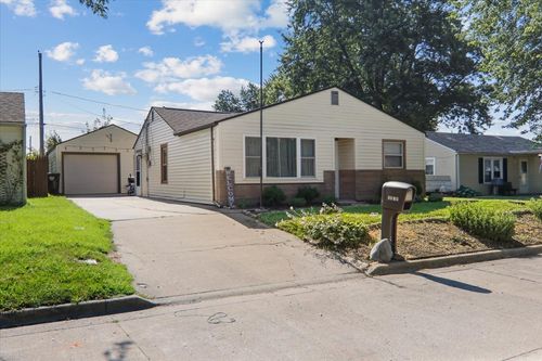 3018 Joseph St, Bloomington, IL, 61704-8628 | Card Image