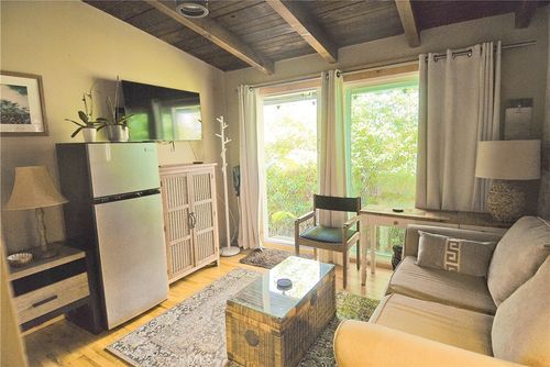 b-545 1st St, Manhattan Beach, CA, 90266 | Card Image