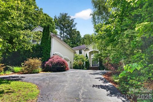 94 Oak Hollow Drive, Asheville, NC, 28805 | Card Image