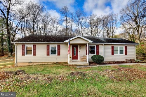 136 Woodcock Ave, SHEPHERDSTOWN, WV, 25443-9541 | Card Image