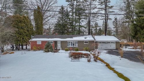 6 Flint Dr, Delmar, NY, 12054-9717 | Card Image