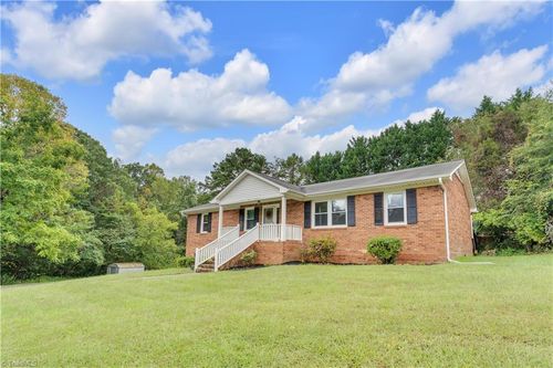 2512 Newington Ct, Clemmons, NC, 27012-8673 | Card Image