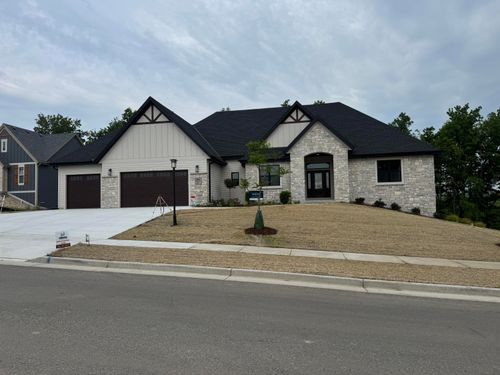 213 Fairview Dr, Menomonee Falls, WI, 53051 | Card Image