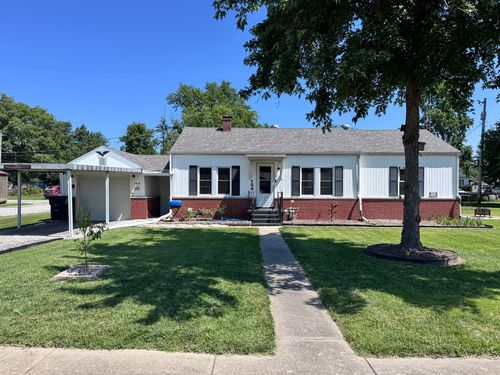 104 E Poplar St, Odin, IL, 62870-1047 | Card Image