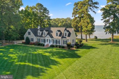 330 River Village Drive, Home with 4 bedrooms, 3 bathrooms and null parking in Weems VA | Image 2