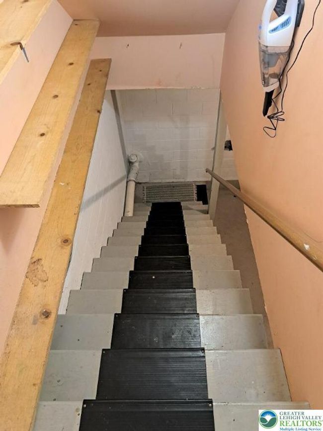 Stairs to the basement | Image 15