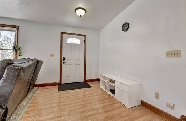 10913 Us Route 62, House other with 5 bedrooms, 2 bathrooms and null parking in Killbuck OH | Image 5