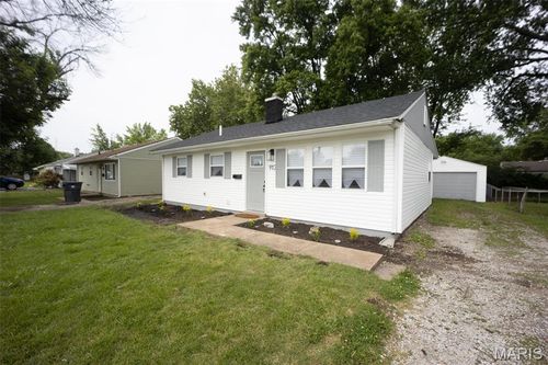 913 Royal Heights Rd, Belleville, IL, 62226-5458 | Card Image