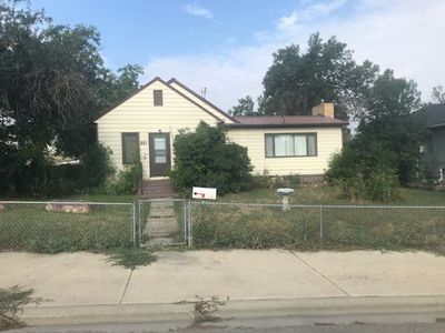 201 9th Avenue N, House other with 2 bedrooms, 2 bathrooms and null parking in Shelby MT | Image 1