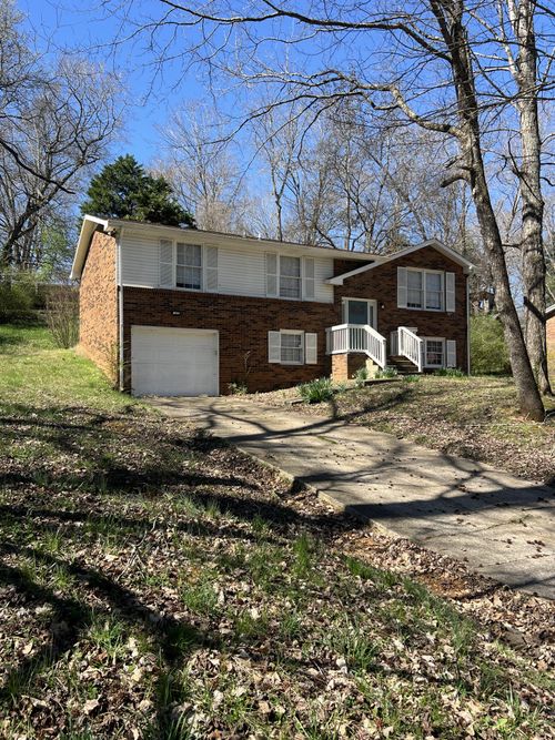 1270 Slayden Cir, Clarksville, TN, 37040-8526 | Card Image