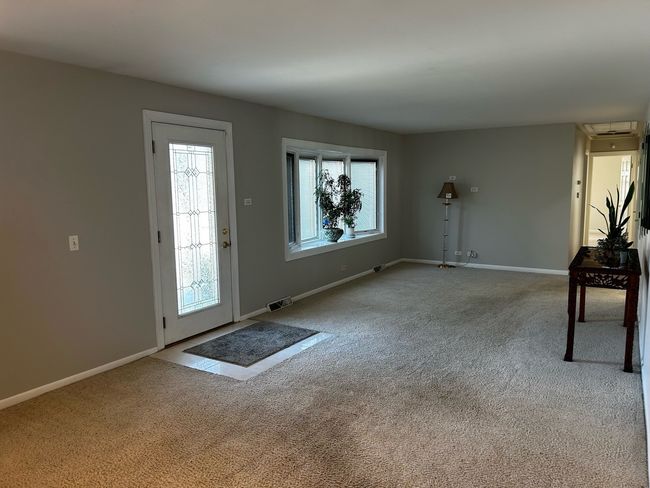8001 45 Th St, House other with 3 bedrooms, 2 bathrooms and 2 parking in Lyons IL | Image 4