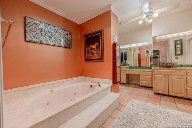 7802 Timber Top Dr, House other with 3 bedrooms, 4 bathrooms and null parking in Fair Oaks Ranch TX | Image 23