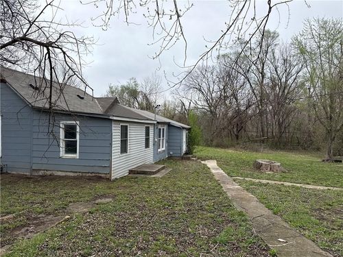 301 E 5th St, Edgerton, KS, 66021-2123 | Card Image