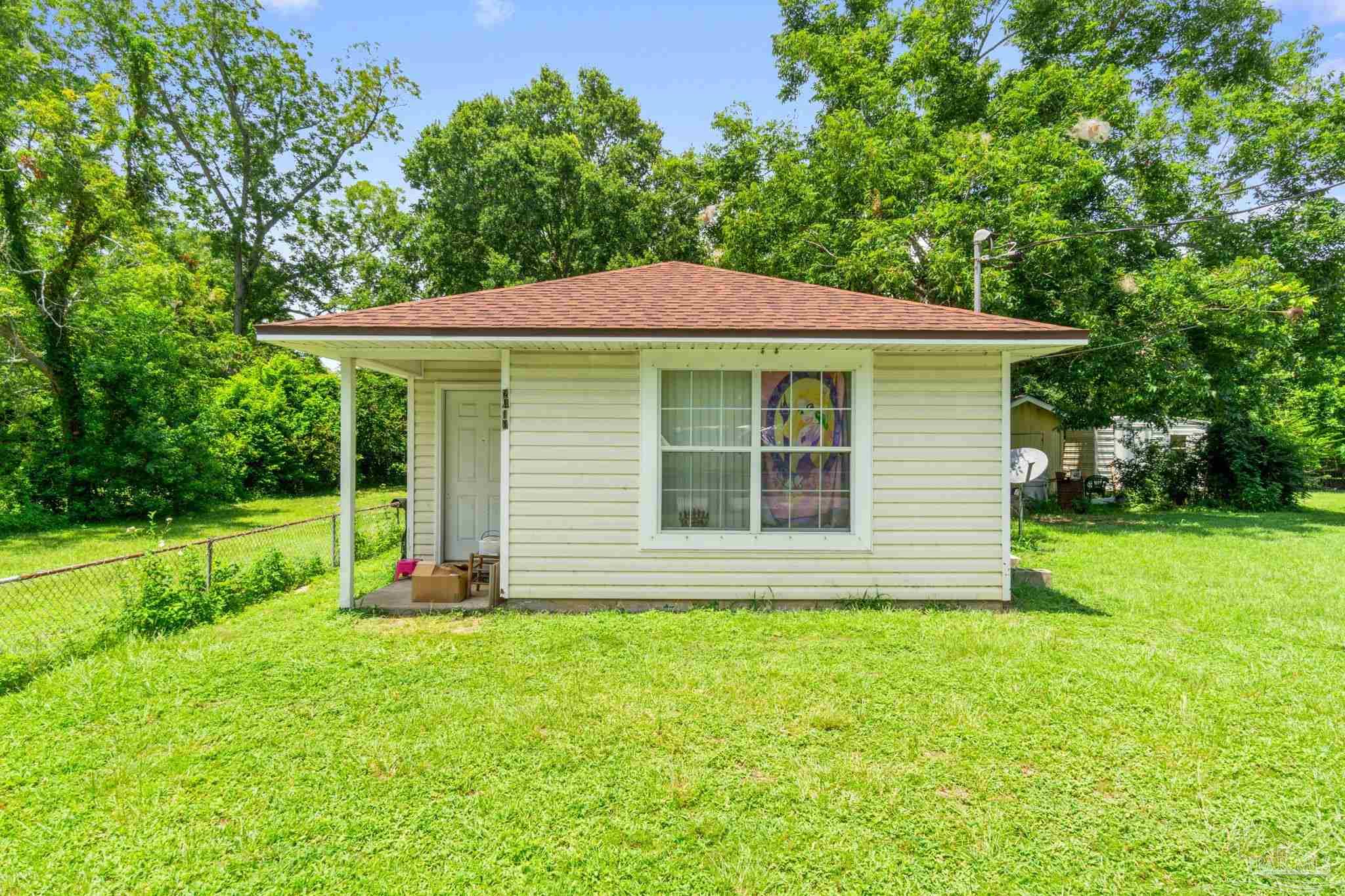 Yonge St, Pensacola, FL 32505
