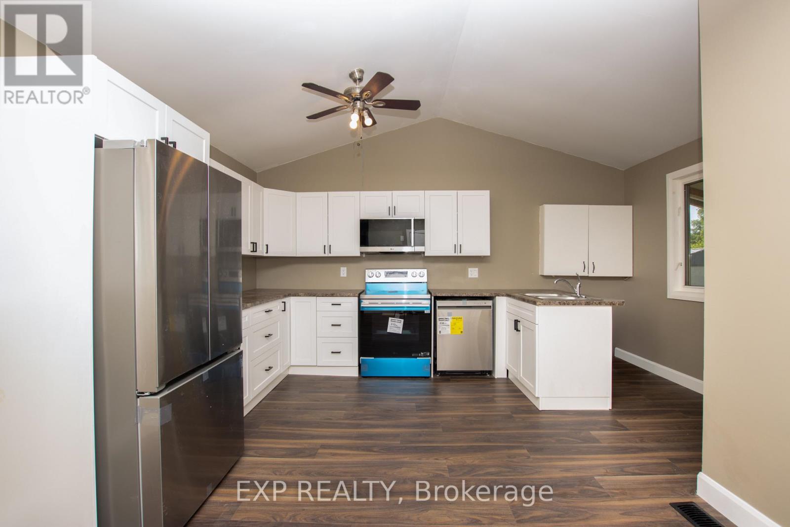 Residential in West Elgin (West Lorne) 4