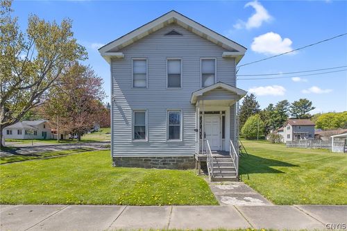 270 E 10th St, Oswego, NY, 13126-2832 | Card Image