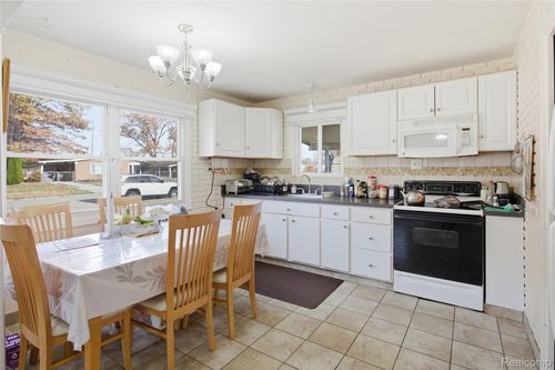 1372 Moulin Ave, Madison Heights, MI, 48071-4832 | Card Image