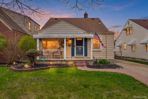 3494 Trumbull St, Trenton, MI, 48183-3638 | Card Image