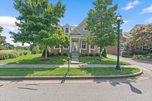 2001 Barclay Ln, Franklin, TN, 37064-5070 | Card Image