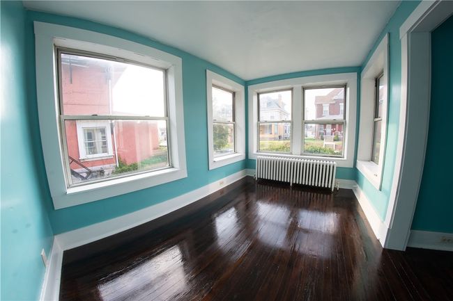 Floor 1 Sunroom | Image 5