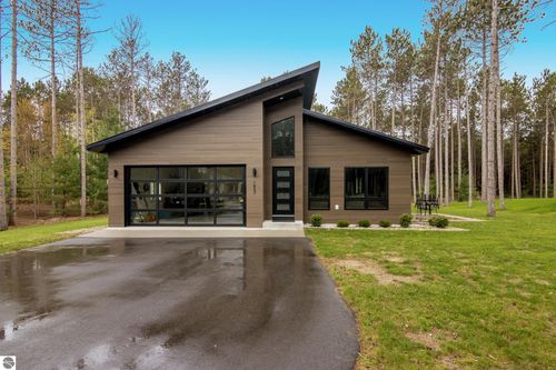1857 Cascade Trl, Traverse City, MI, 49685-9282 | Card Image