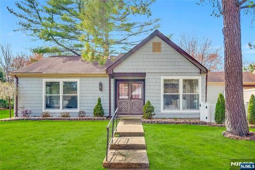 945A Liverpool Cir, Manchester, NJ, 08759-5305 | Card Image