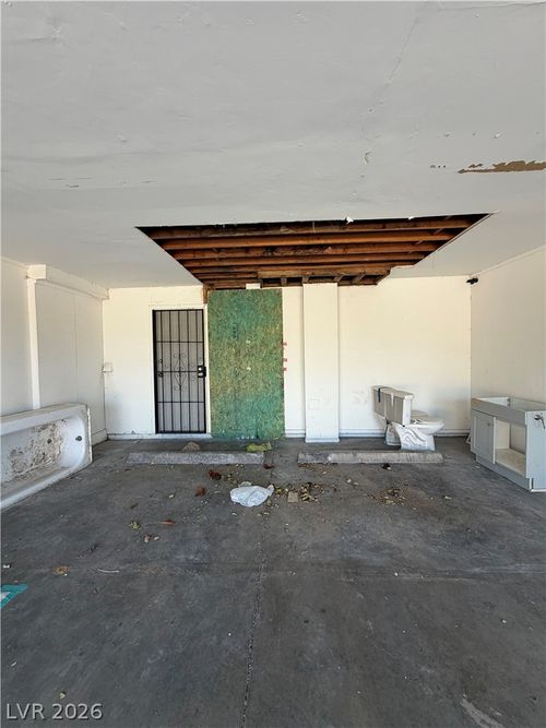 2-4710 Roberta St, Las Vegas, NV, 89119-6206 | Card Image
