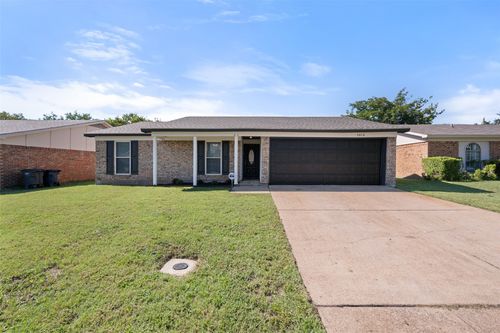 5616 Burton Ave, Fort Worth, TX, 76119-1757 | Card Image