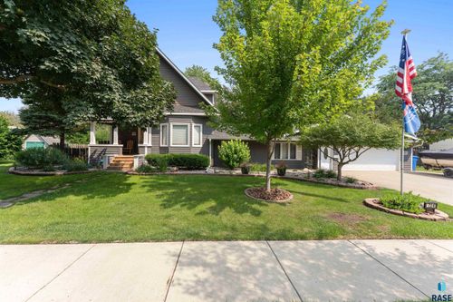 724 Ne 6th St Street, Madison, SD, 57042 | Card Image