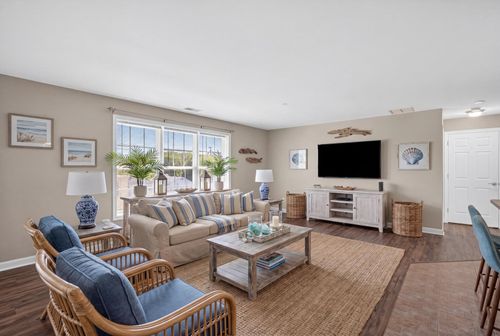 403-428 Lafayette Rd, Hampton, NH, 03842-2268 | Card Image