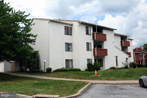 301-811 Brian Dr, ENOLA, PA, 17025-1564 | Card Image