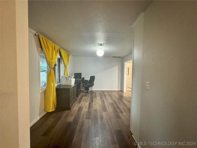 Front Living Area/Office | Image 7