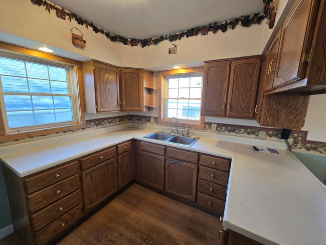 Kitchen has plenty of counter space | Image 5