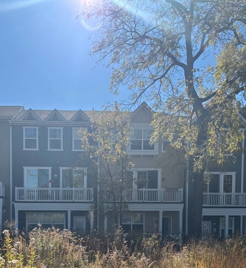 82 Lakeview Pl, Lake Zurich, IL, 60047-2219 | Card Image