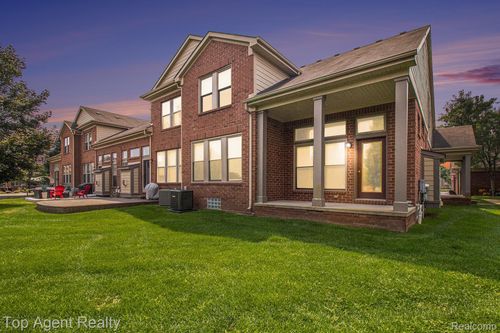 7087 Moore Ct, Shelby Township, MI, 48317-6340 | Card Image