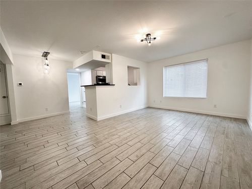 apt-102-1307 Norwalk Ln, Austin, TX, 78703-3745 | Card Image